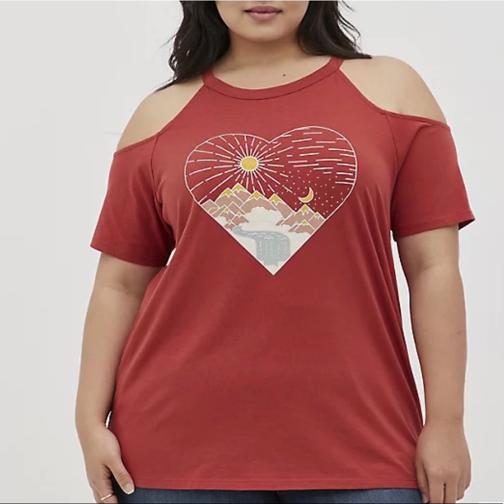 NWOT T-Shirt High Neck Cold Shoulder screen print heart mountains never worn